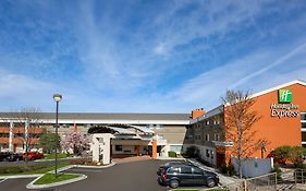 Holiday Inn Express Milwaukee - West Medical Center By Ihg