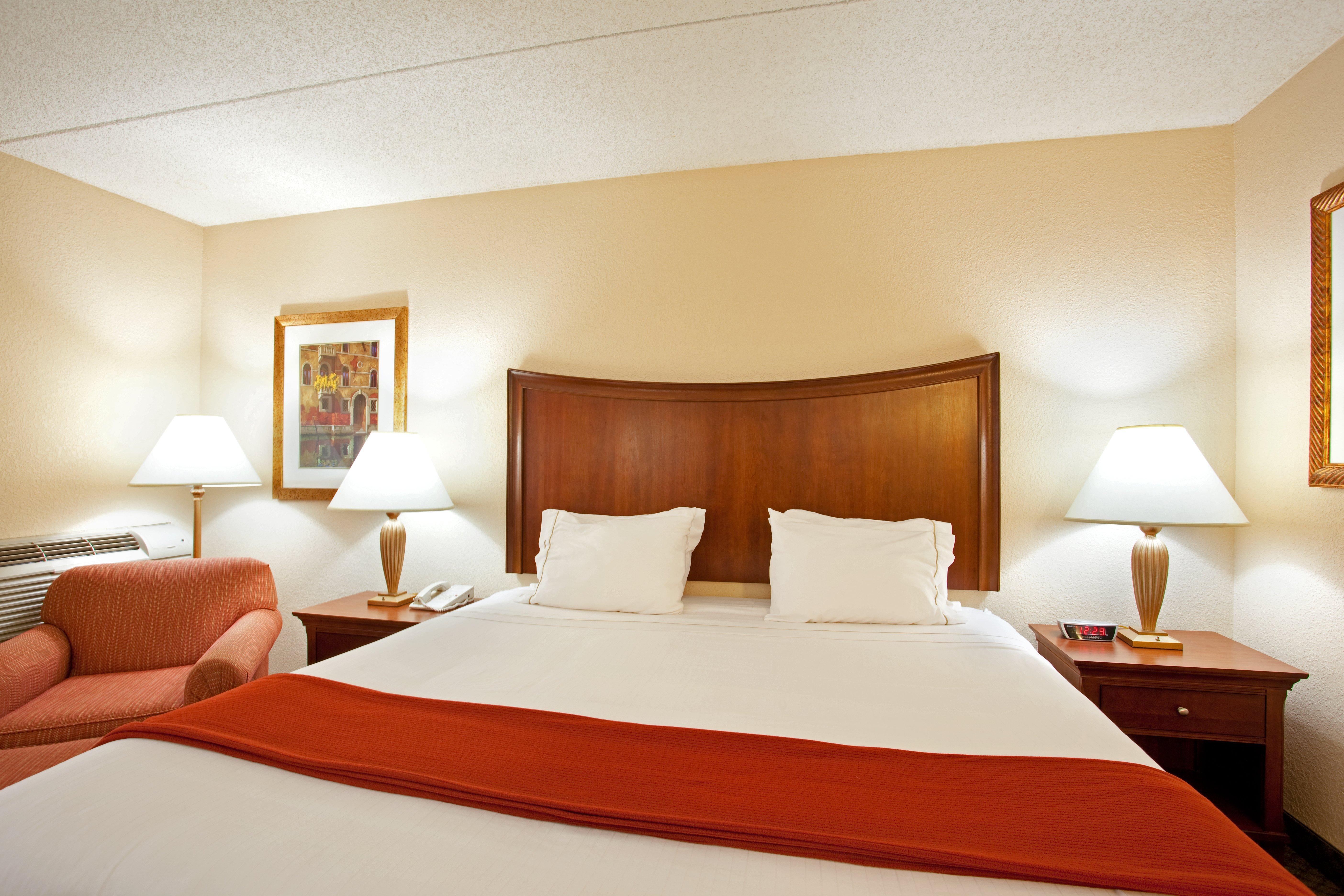 Holiday Inn Express Milwaukee - West Medical Center By Ihg Wauwatosa Exterior photo