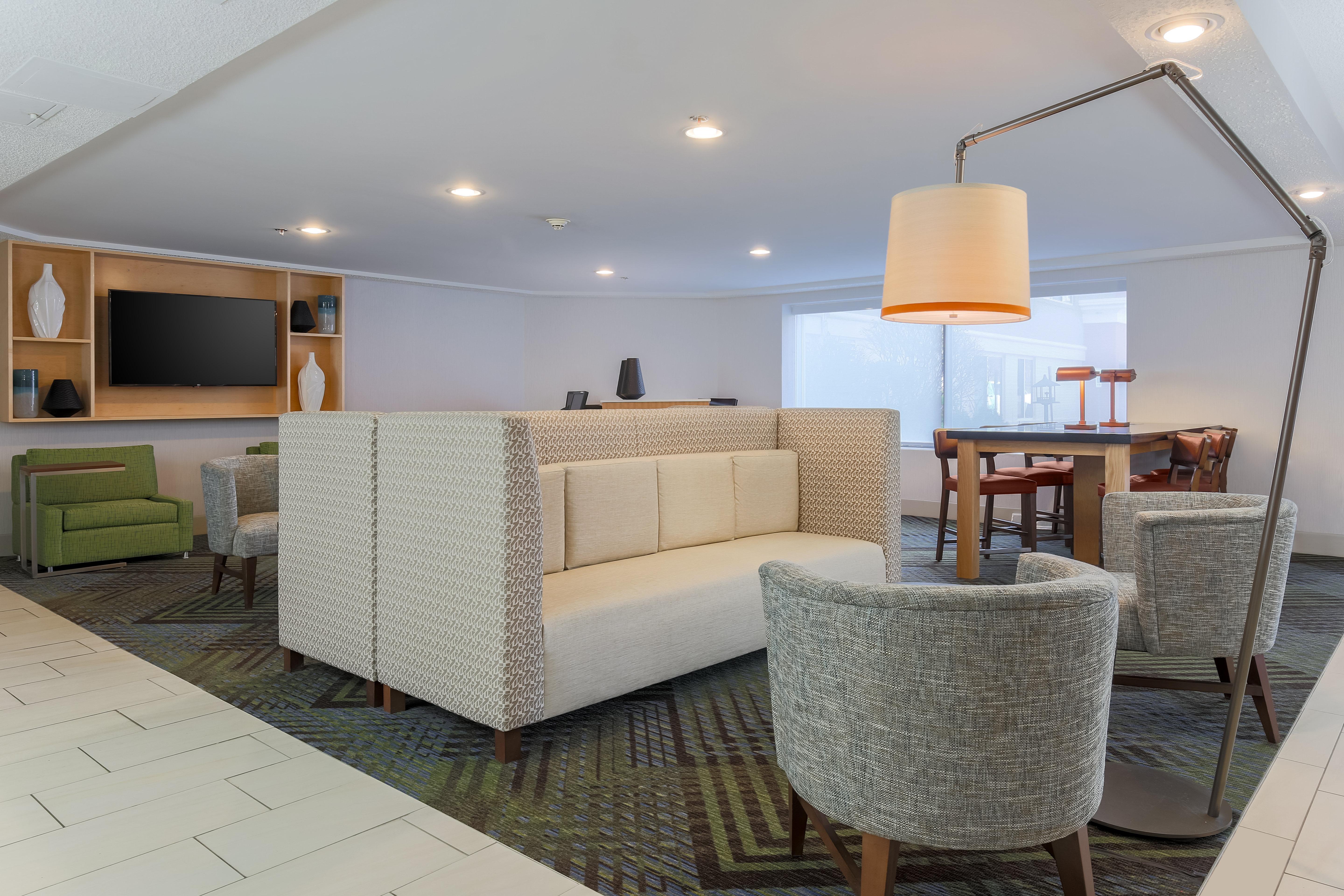 Holiday Inn Express Milwaukee - West Medical Center By Ihg Wauwatosa Exterior photo